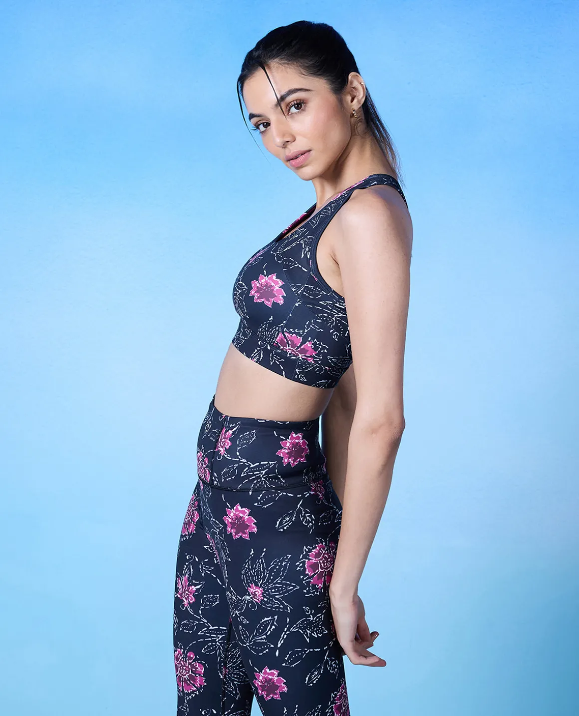 Nykd All Day On-Trend Sports Bra With Keyhole Back - NYK082 - Batik Black Print