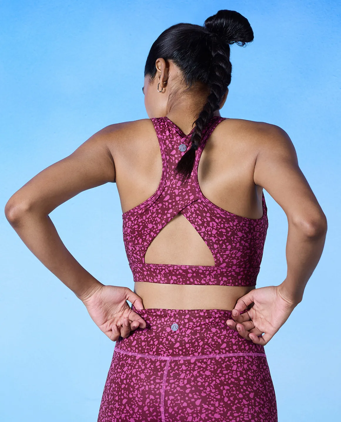 Nykd All Day On-Trend Sports Bra With Keyhole Back - NYK082 - Scatter Tawny Print