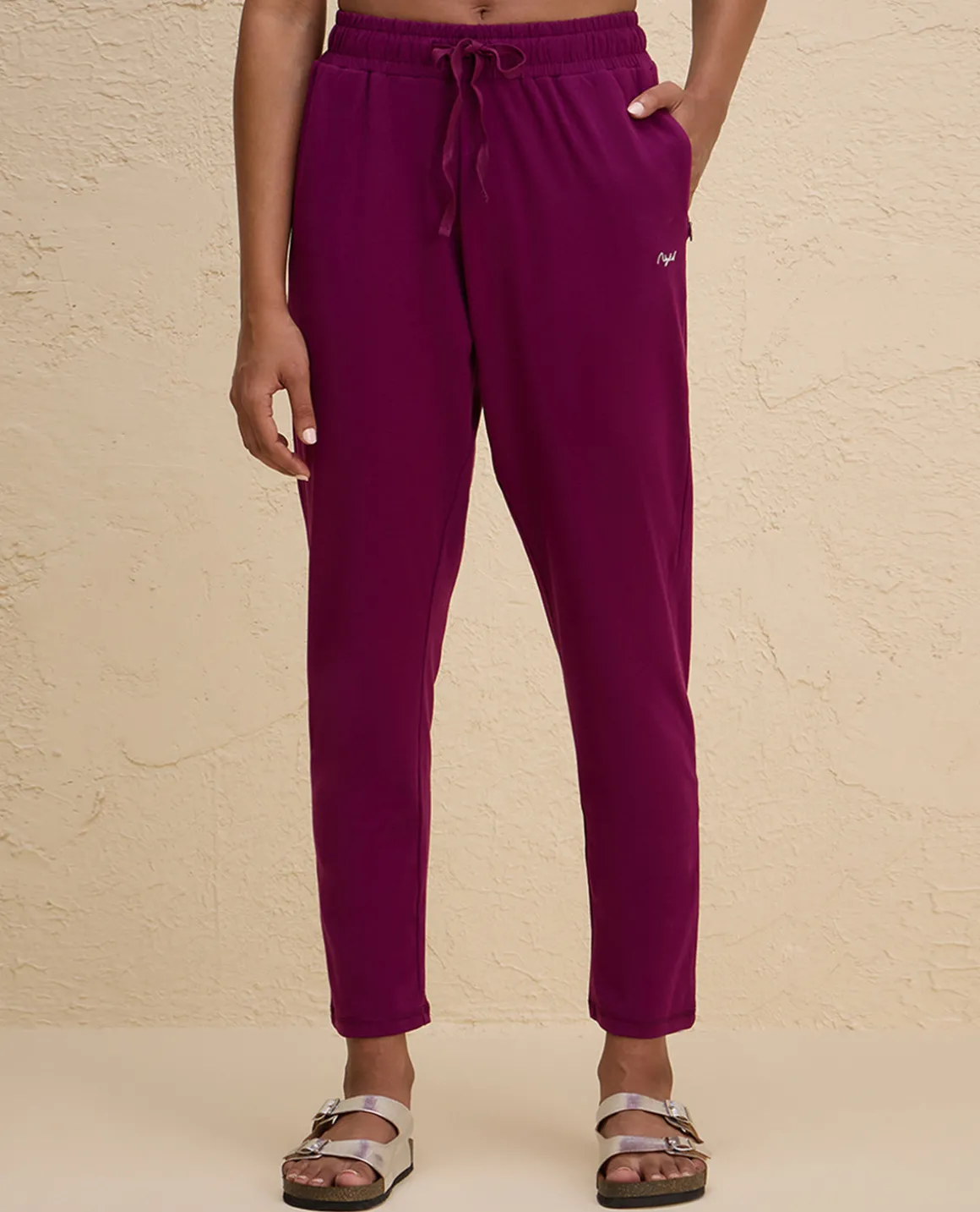 Nykd By Nykaa All Day Cotton Comfort Pant with Zip Pockets-NYAT502-Wine