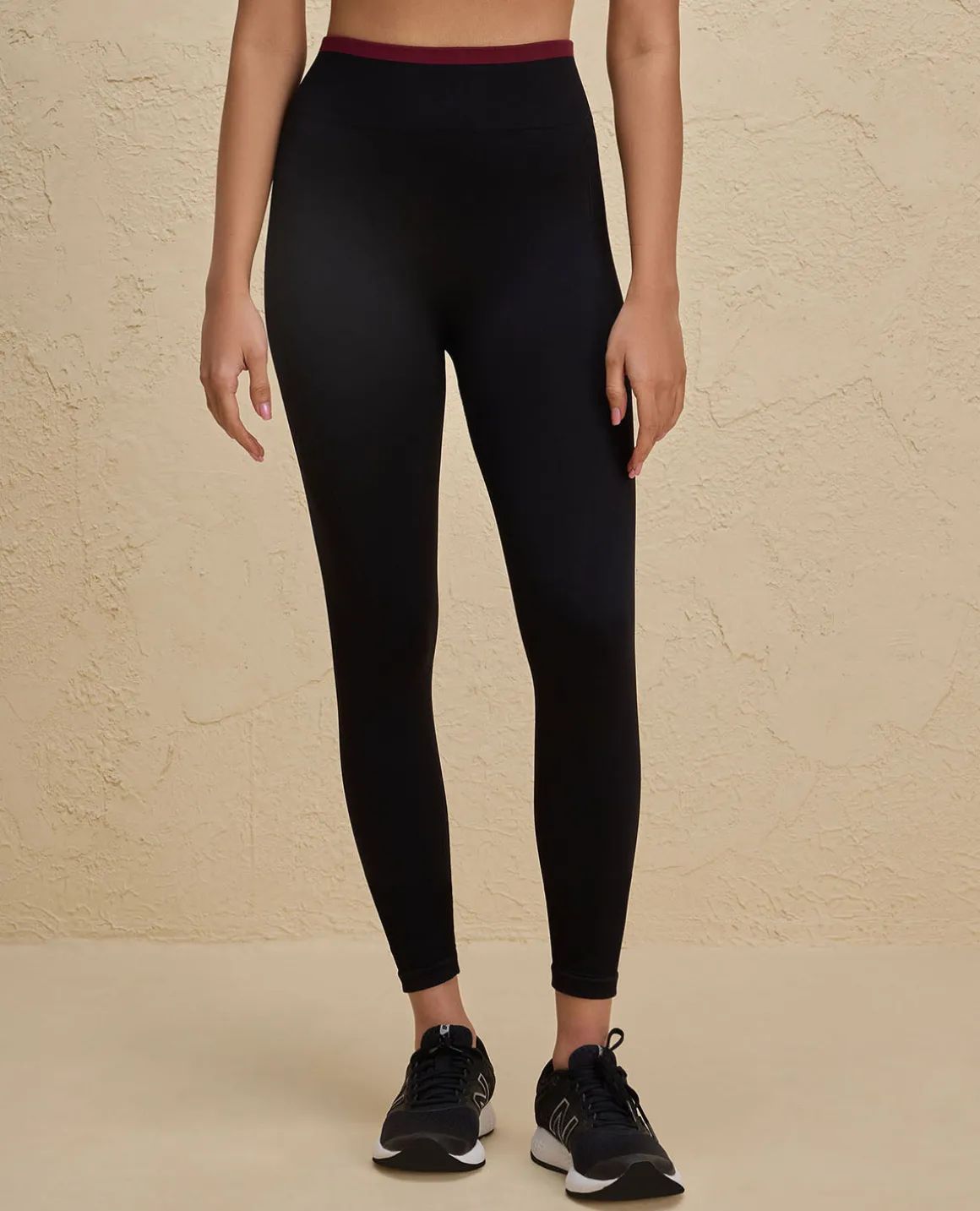 Nykd By Nykaa Seamfree Game Changer Booty Leggings -NYK406-Jet Black