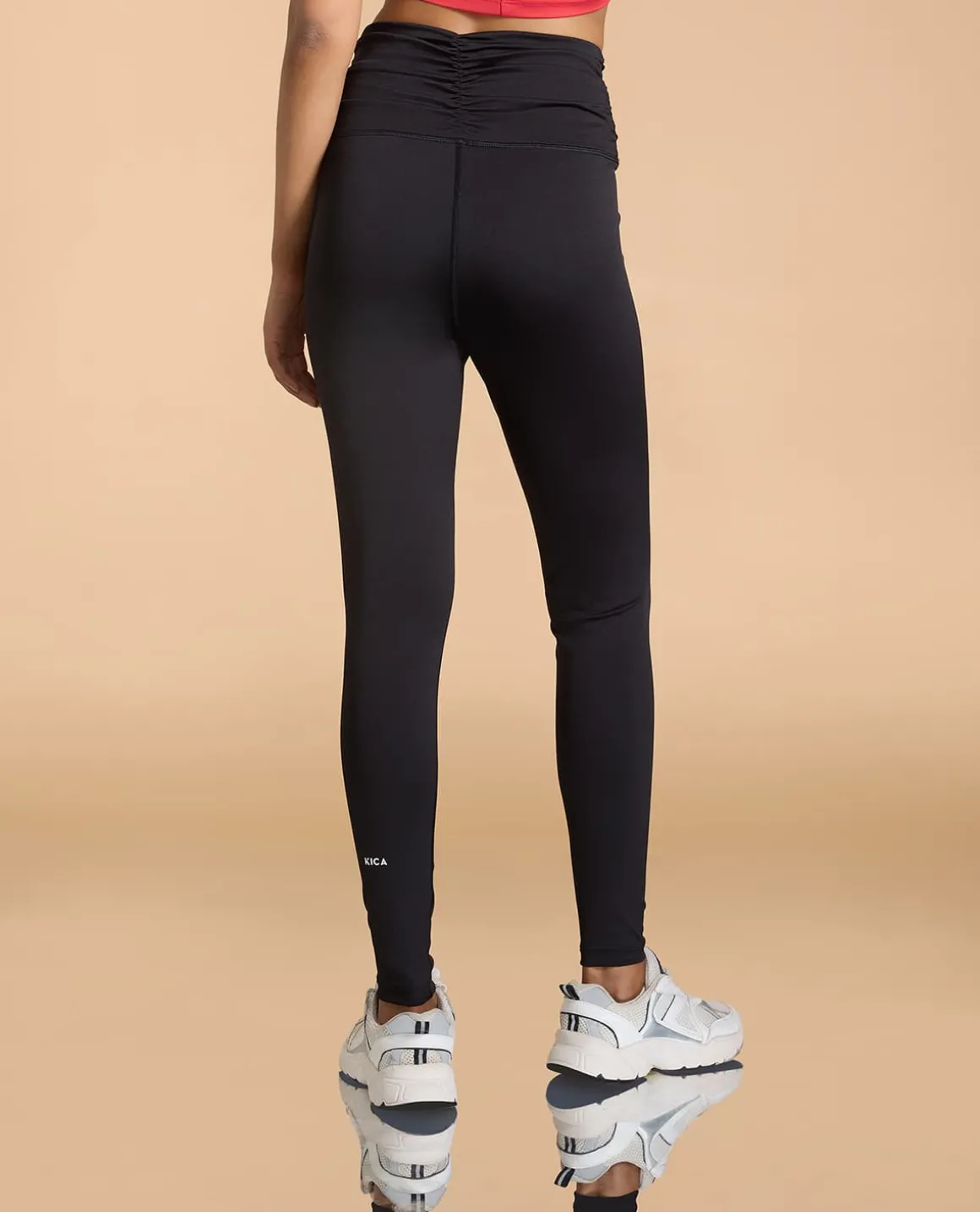 Ruched Waistband Leggings in Second SKN With Back Pocket